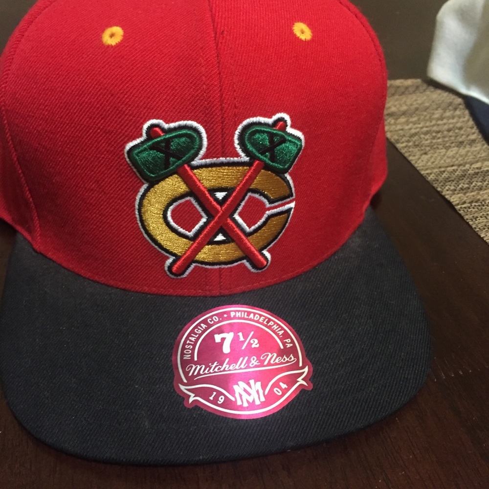 Mitchell & Ness Chicago Blackhawks size 7 1/2 Hat